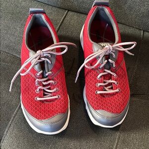 Dr. Weil Vionic Rhythm Walking Shoes 7.5